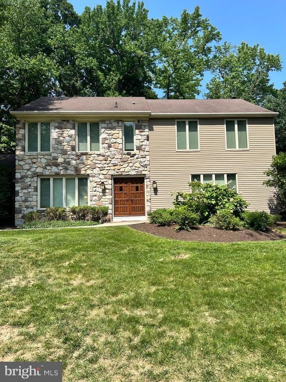 property at 548 Nottingham Dr