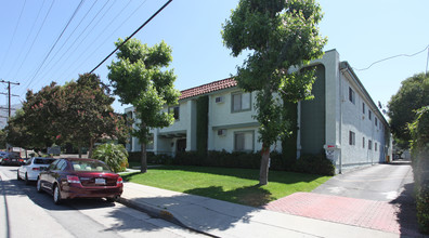 1404 Highland Ave in Duarte, CA - Foto de edificio - Building Photo