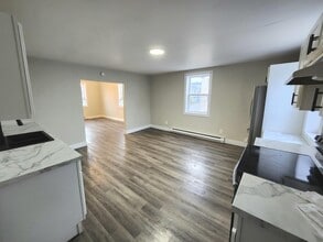 157-158 Ludlow St in Saint John, NB - Building Photo - Building Photo