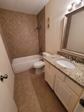 9350 Country Creek St in Houston, TX - Building Photo - Building Photo