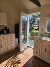 4204 W 64th St in Inglewood, CA - Foto de edificio - Building Photo