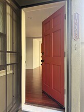 10728 Rose Ave in Los Angeles, CA - Foto de edificio - Building Photo