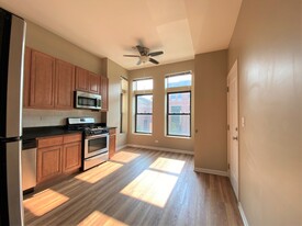 2317 N Halsted St Apartamentos