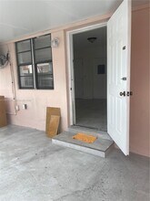 317 E 8th St in Hialeah, FL - Building Photo - Building Photo