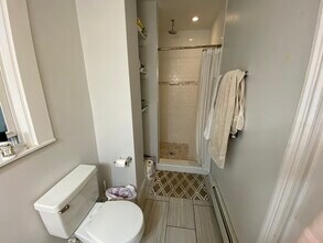 82 Hillside St, Unit Hillside in Boston, MA - Foto de edificio - Building Photo