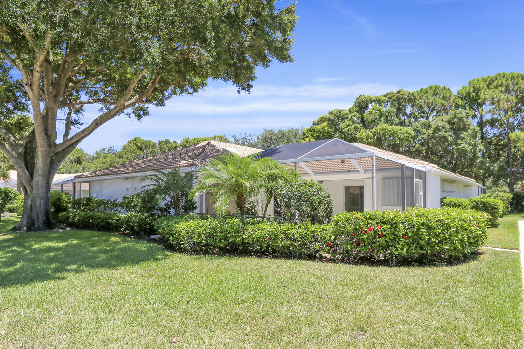 11301 Myrtle Oak Ct in Palm Beach Gardens, FL - Building Photo