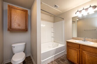 Reserve at Squirrel Run in New Iberia, LA - Foto de edificio - Interior Photo