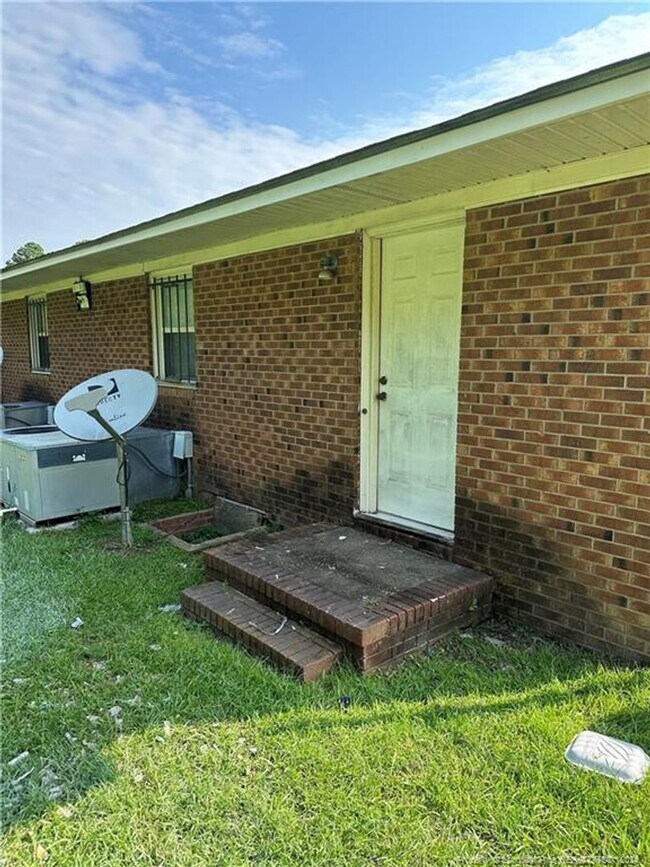 4959 Fieldcrest Dr-Unit -Unit A in Fayetteville, NC - Building Photo - Building Photo