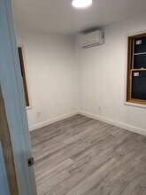 36 Catskill Ave in Kingston, NY - Foto de edificio - Building Photo