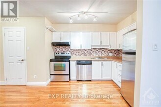 55 Royal Field Crescent in Ottawa, ON - Building Photo - Building Photo