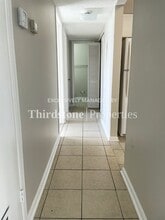 8124 San Jose Manor Dr E in Jacksonville, FL - Building Photo - Building Photo