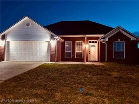 400 Bordeaux Cir in Fort Smith, AR - Building Photo