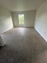1241 SW 4th St in Homestead, FL - Foto de edificio - Building Photo
