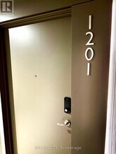 448 Burnhamthorpe Rd W in Mississauga, ON - Building Photo - Building Photo