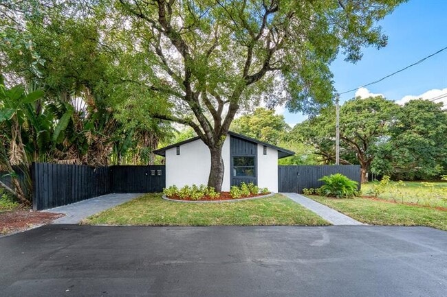 1211 NE 2nd Ave in Fort Lauderdale, FL - Building Photo - Building Photo