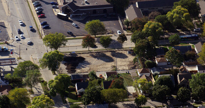 The Hampton in Whitefish Bay, WI - Foto de edificio - Primary Photo