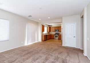 2373 Rue Royale St in Henderson, NV - Foto de edificio - Building Photo