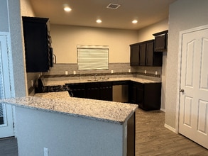 12325 Westbury in Horizon City, TX - Foto de edificio - Building Photo