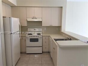11060 SW 196th St in Cutler Bay, FL - Building Photo - Building Photo