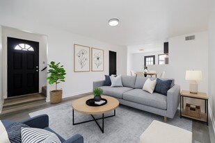 01 Midland Heights Cir in Midland, PA - Building Photo