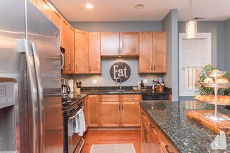 2239 N Lister Ave in Chicago, IL - Building Photo - Building Photo