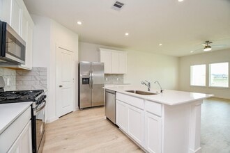 3930 Winterbourne Wy in Fulshear, TX - Building Photo - Building Photo