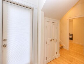 14 Peterson Ter in Somerville, MA - Foto de edificio - Building Photo