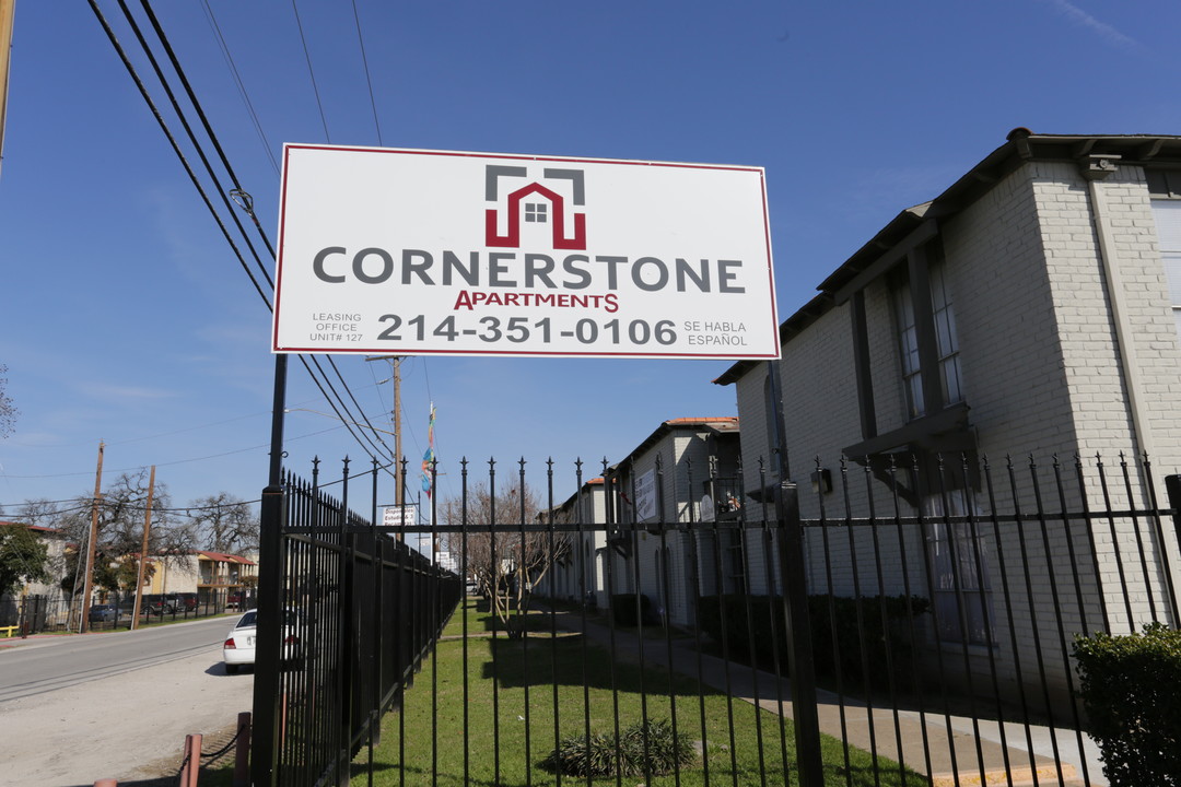 Cornerstone Apartments in Dallas, TX - Building Photo