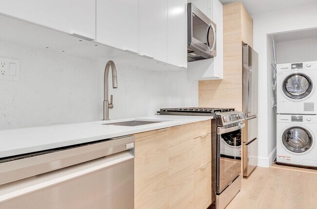 318 Summit Ave, Unit 103 in Boston, MA - Building Photo - Building Photo