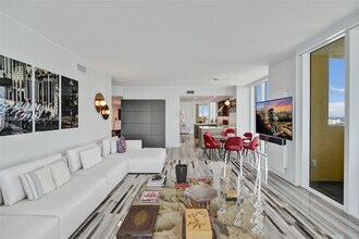 17875 Collins Ave, Unit 3101 in Sunny Isles Beach, FL - Building Photo - Building Photo