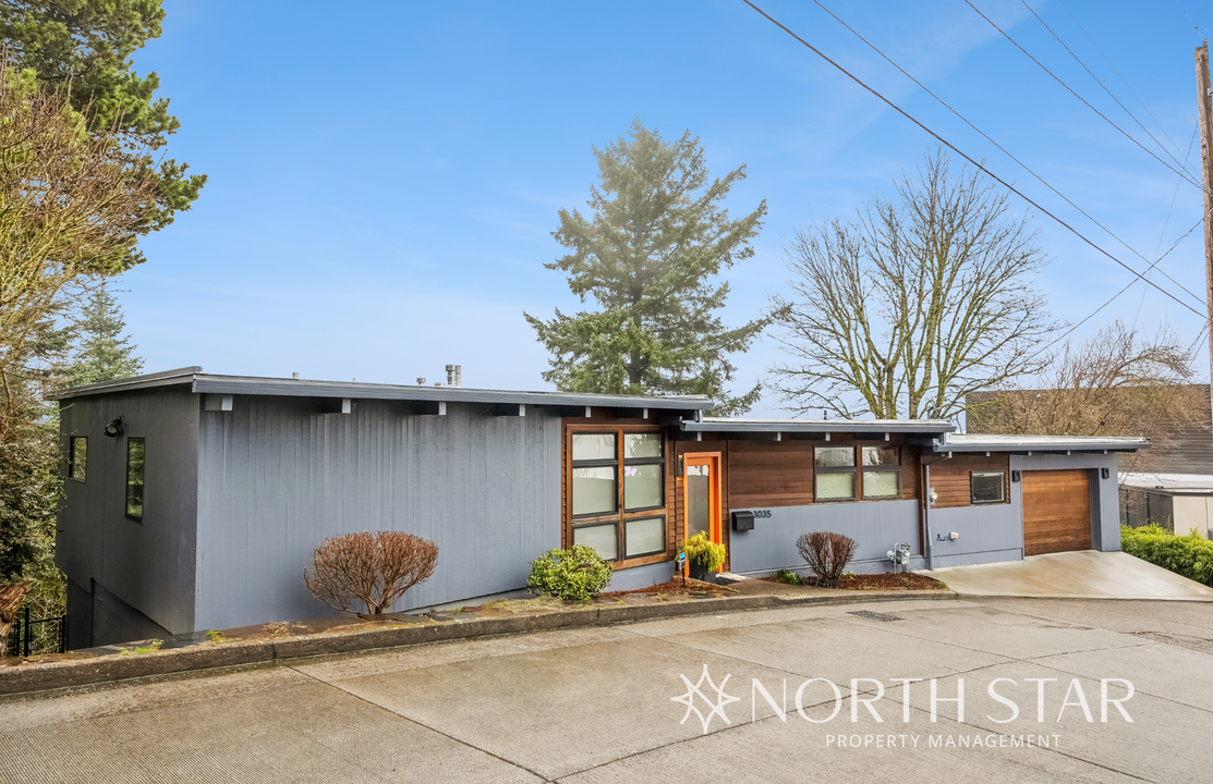 3035 NW Rio Vista Terrace in Portland, OR - Building Photo