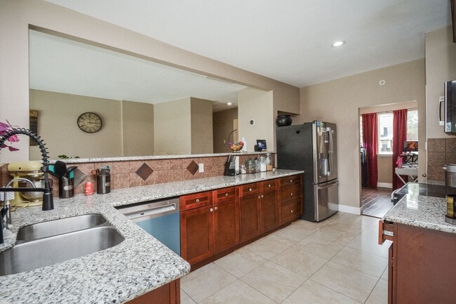 property at 1402 Chestnut Ridge Rd