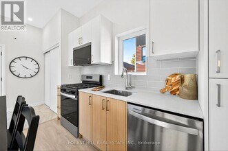 49 William Cragg Dr in Toronto, ON - Building Photo - Building Photo