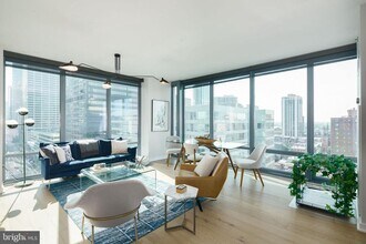 2101 Market St in Philadelphia, PA - Building Photo - Building Photo