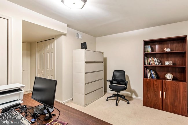 9620 Hillock Ct in Burke, VA - Building Photo - Building Photo