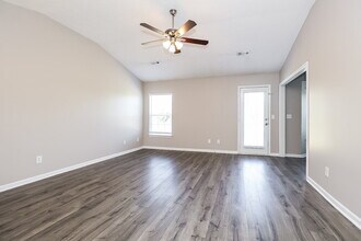 5011 Deer Creek Ct in Spring Hill, TN - Building Photo - Building Photo