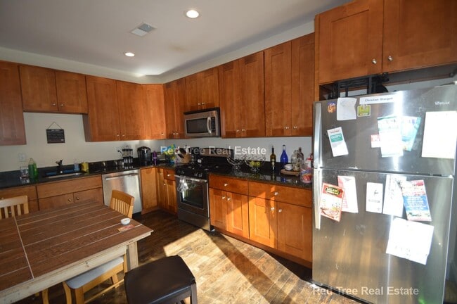 29 Commonwealth Terrace, Unit 3 in Boston, MA - Foto de edificio - Building Photo