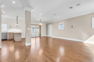 7 Bud Ct in Bayville, NY - Building Photo - Building Photo