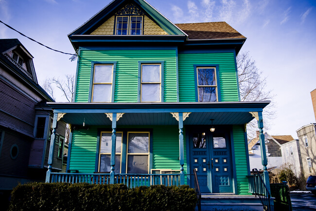 129 Green St, Unit 3