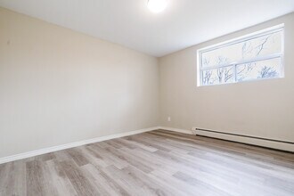 Parkdale Manor in Sarnia, ON - Building Photo - Interior Photo