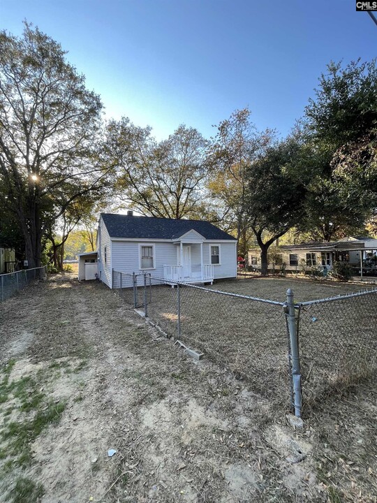 417 Greenwood Rd in West Columbia, SC - Building Photo