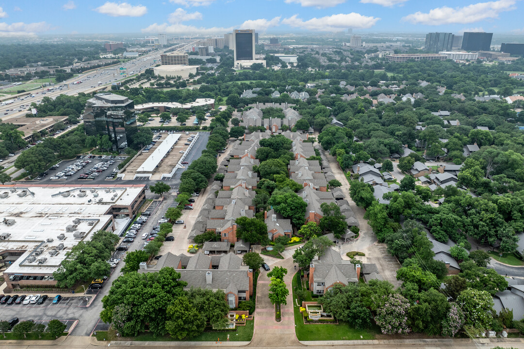 12680 Hillcrest Rd in Dallas, TX - Building Photo