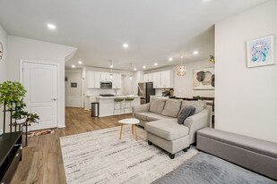 525 Addison Cir in Commerce Township, MI - Building Photo