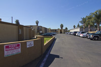 Sunshine Villas in El Cajon, CA - Foto de edificio - Building Photo