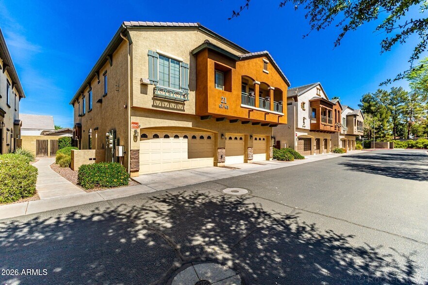 2727 N Price Rd in Chandler, AZ - Building Photo