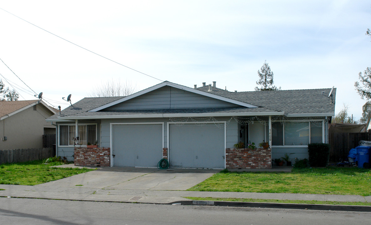 1409-1411 Beachwood Dr in Santa Rosa, CA - Building Photo