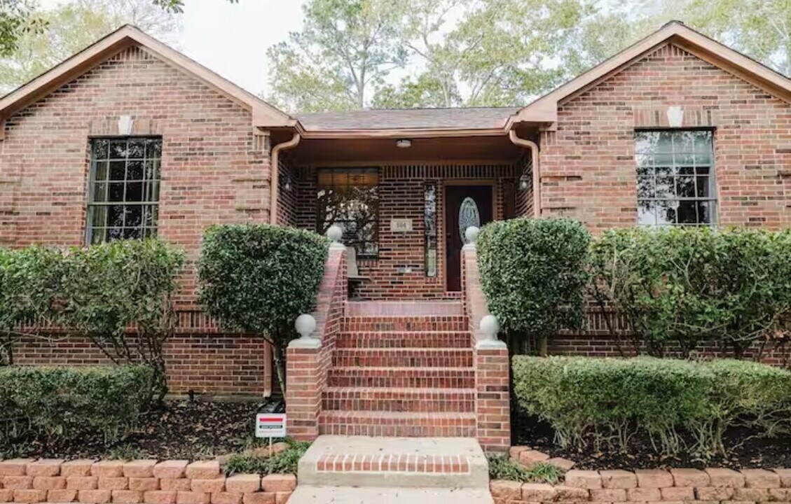 506 Independence Dr in Friendswood, TX - Foto de edificio