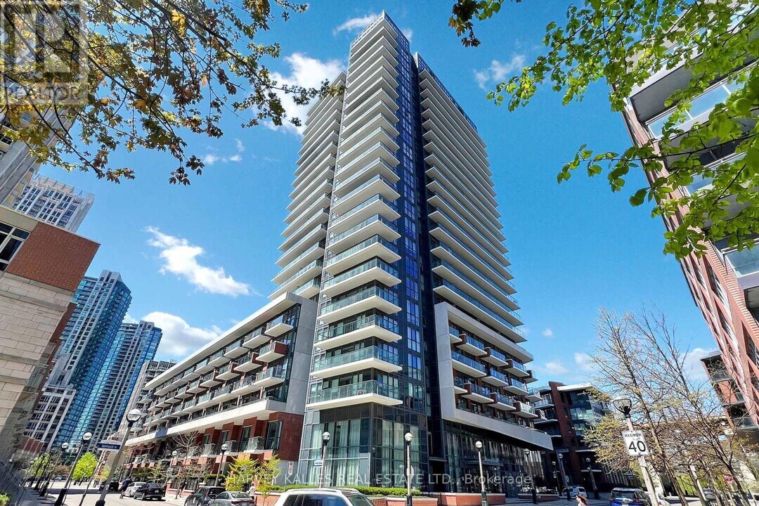 38-738 Iannuzzi St in Toronto, ON - Building Photo
