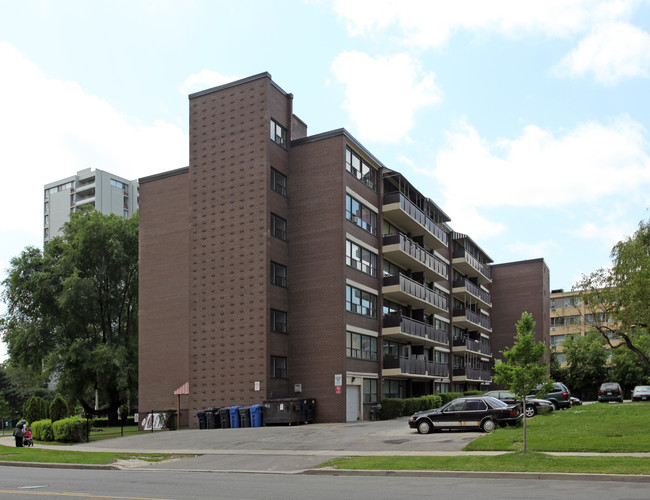 42 Thorncliffe Park in Toronto, ON - Building Photo - Building Photo