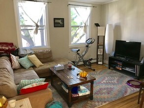 158 Otis St, Unit 1 in Cambridge, MA - Building Photo - Building Photo